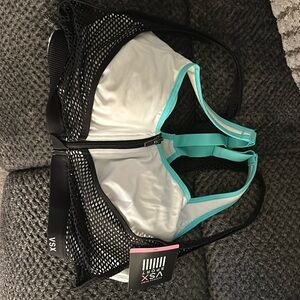 VS Knockout sports bra